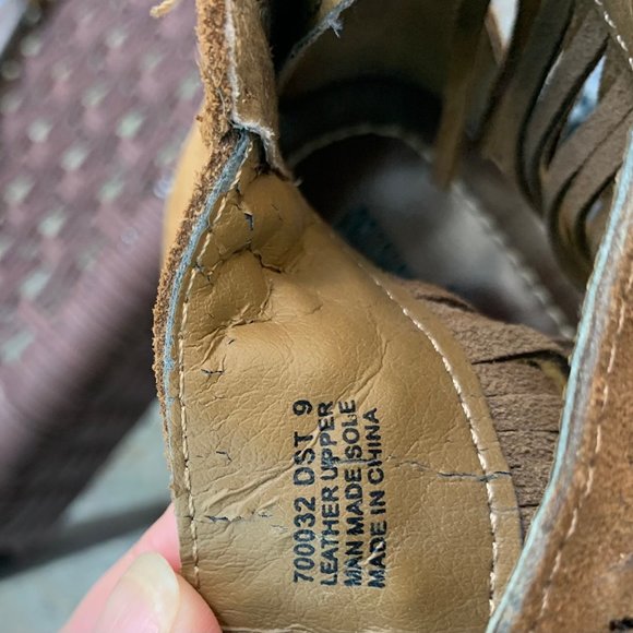 Minnetonka Boho Style Brown Suede Fringe Tassel Sandals Size 9 - Picture 8 of 11